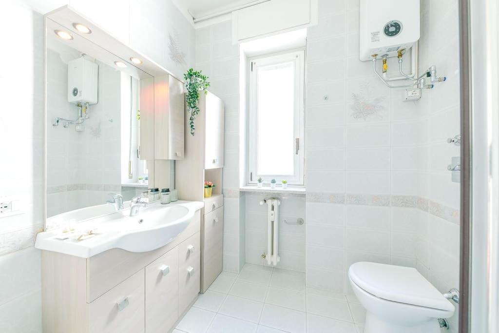 Navigli - Downtown - Duomo Spacious Two Bedroom Apartment - Close To Metro - Ac - Wi-Fi Milan Extérieur photo