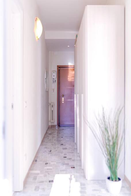 Navigli - Downtown - Duomo Spacious Two Bedroom Apartment - Close To Metro - Ac - Wi-Fi Milan Extérieur photo