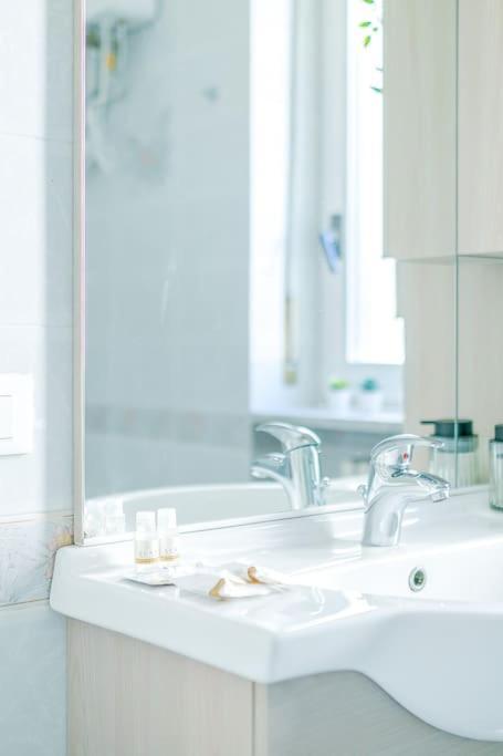 Navigli - Downtown - Duomo Spacious Two Bedroom Apartment - Close To Metro - Ac - Wi-Fi Milan Extérieur photo