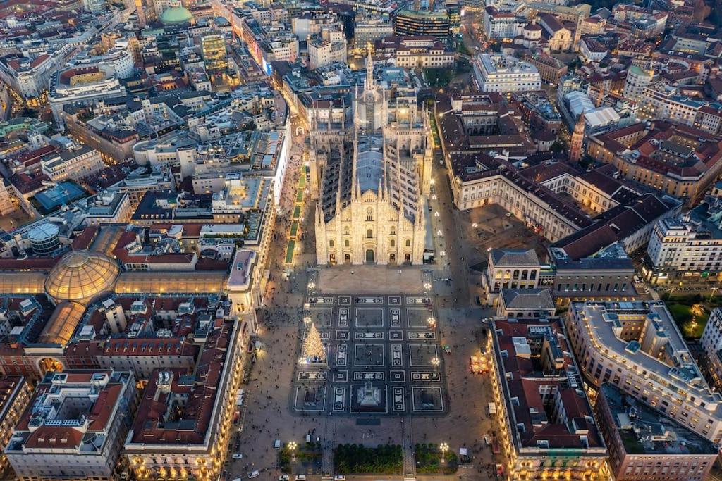 Navigli - Downtown - Duomo Spacious Two Bedroom Apartment - Close To Metro - Ac - Wi-Fi Milan Extérieur photo